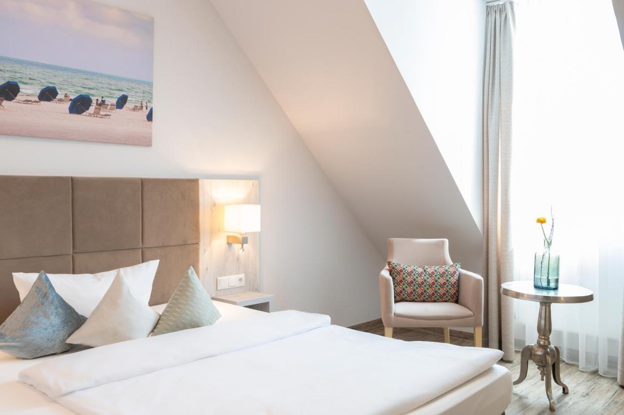 Landhotel 3Kronen Adelsdorf Kültér fotó