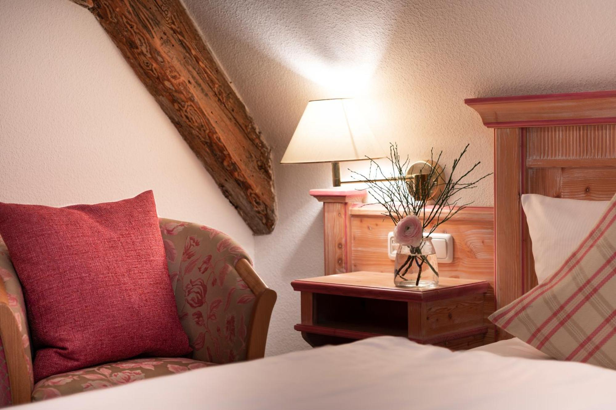 Landhotel 3Kronen Adelsdorf Kültér fotó