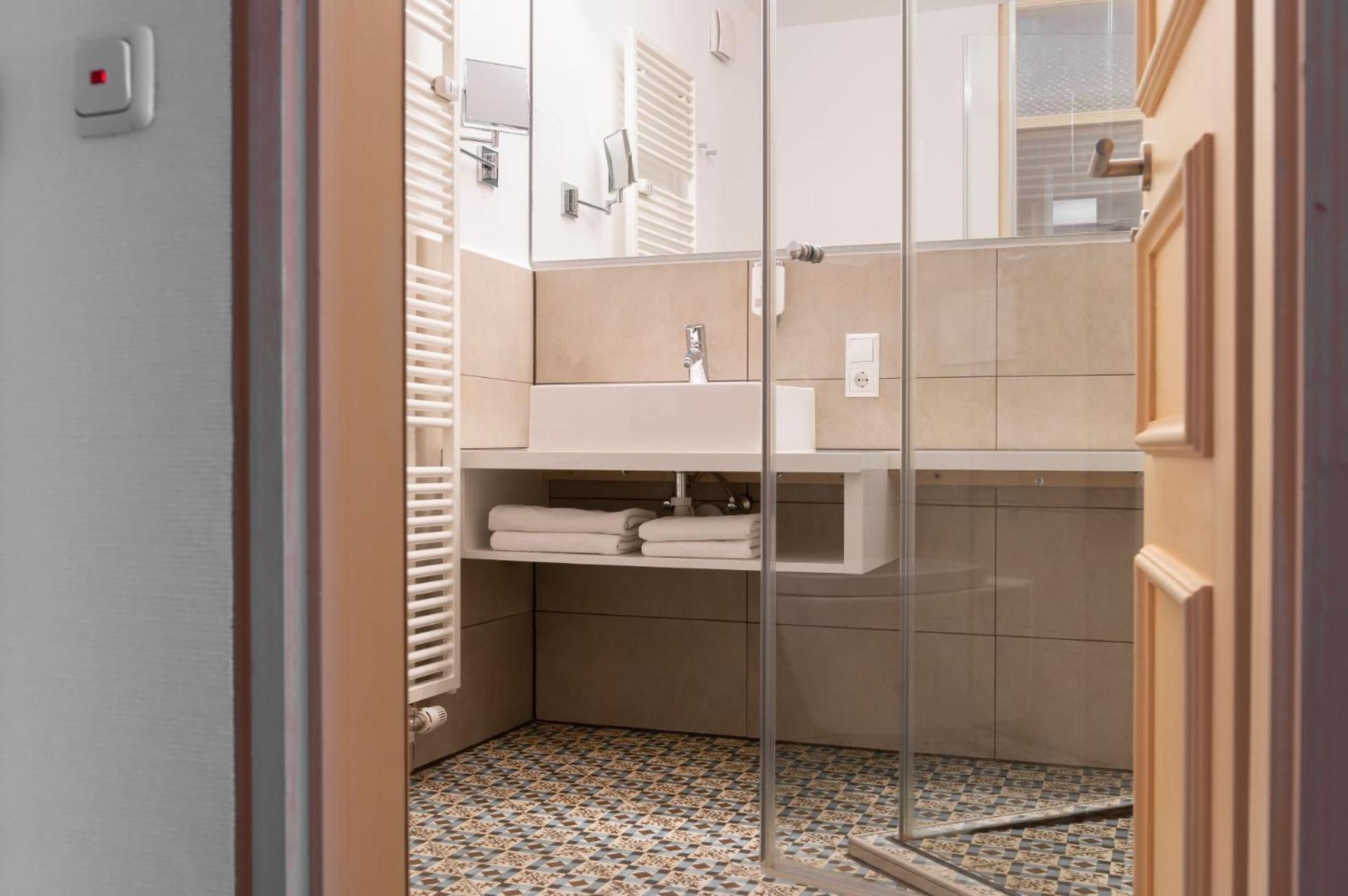 Landhotel 3Kronen Adelsdorf Kültér fotó
