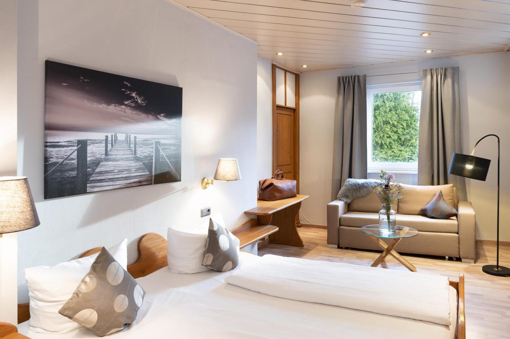 Landhotel 3Kronen Adelsdorf Kültér fotó